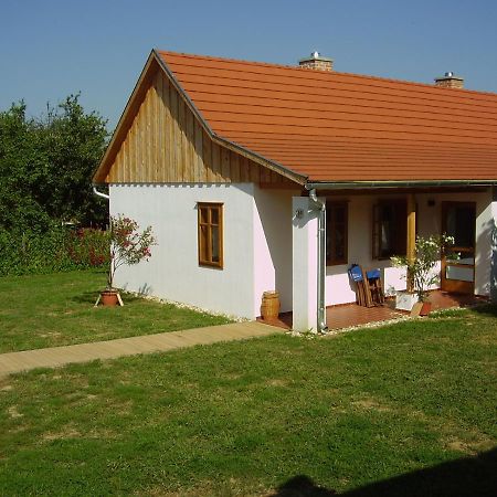 Martonvendeghaz 1 Villa Gelse Luaran gambar