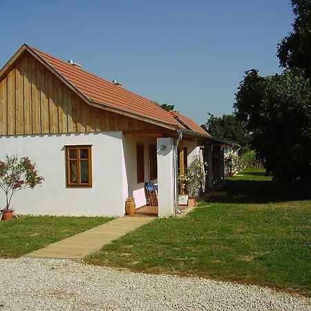 Martonvendeghaz 1 Villa Gelse Luaran gambar