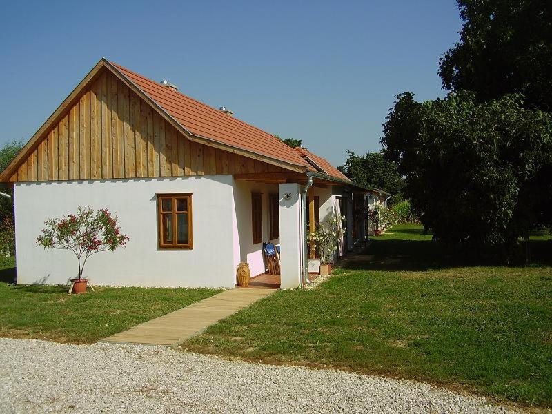 Martonvendeghaz 1 Villa Gelse Luaran gambar